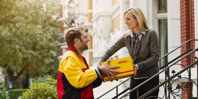 DHL delivery agent